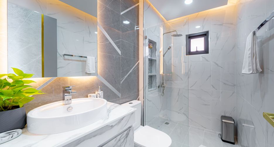 For sale 5 bedrooms villa in Bang Lamung, Chonburi