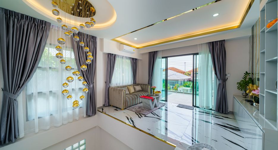 For sale 5 bedrooms villa in Bang Lamung, Chonburi