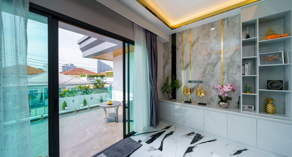 For sale 5 bedrooms villa in Bang Lamung, Chonburi