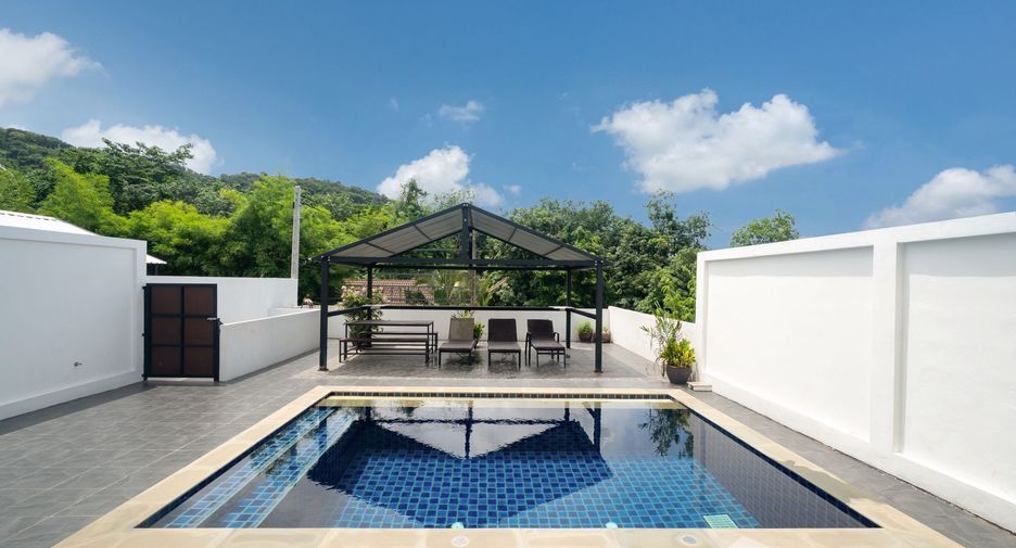 For sale and for rent 3 bedrooms villa in Mueang Phuket, Phuket