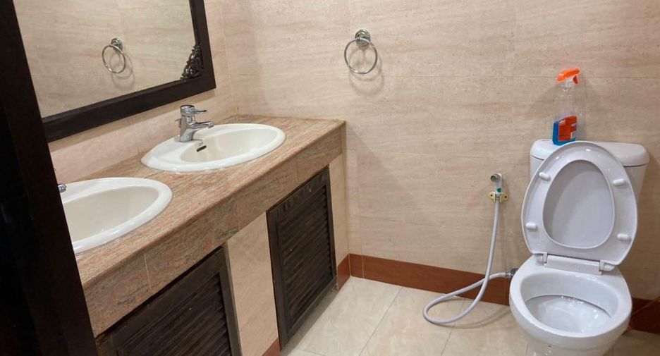 For rent 2 bedrooms condo 
