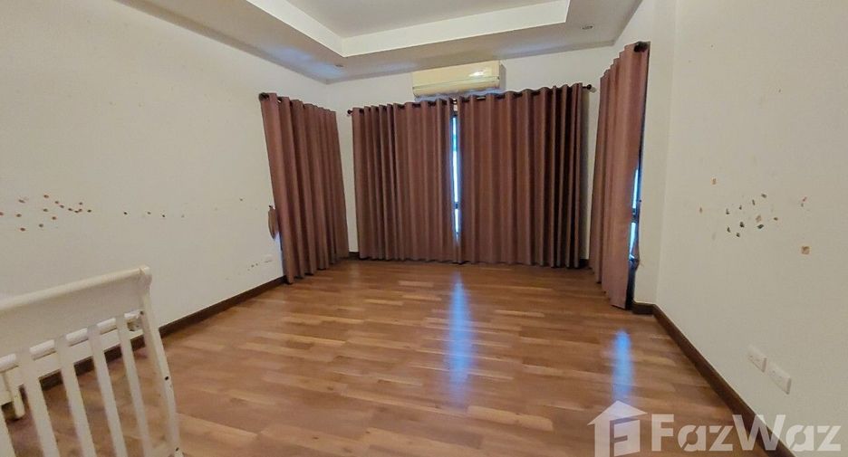 For sale 3 bedrooms house in Si Racha, Chonburi