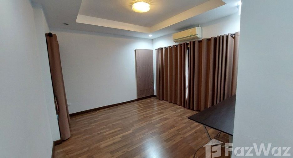 For sale 3 bedrooms house in Si Racha, Chonburi