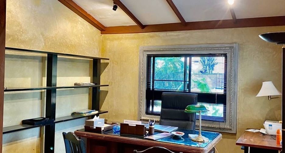 Villa en alquiler de 3 habitaciones en Bang Lamung, Chonburi