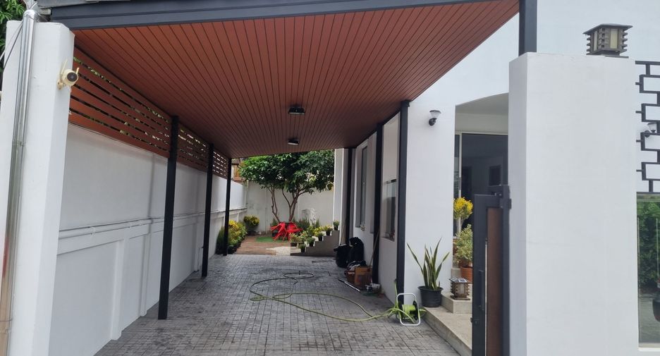For rent 4 bedrooms house in Bang Lamung, Chonburi