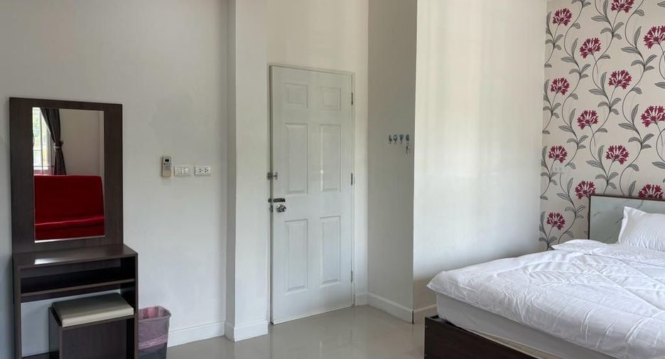 For rent 3 bedrooms townhouse in Mueang Phuket, Phuket