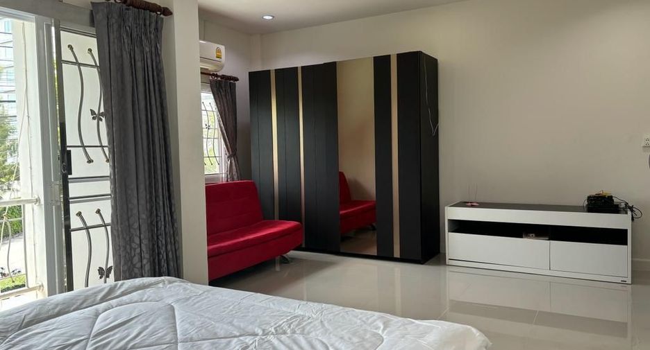 For rent 3 bedrooms townhouse in Mueang Phuket, Phuket