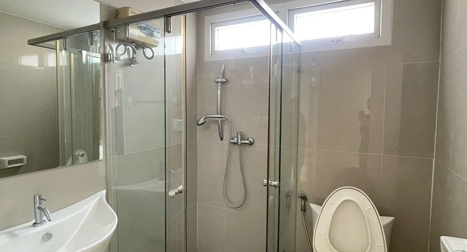 For sale 1 bed condo in Khlong San, Bangkok