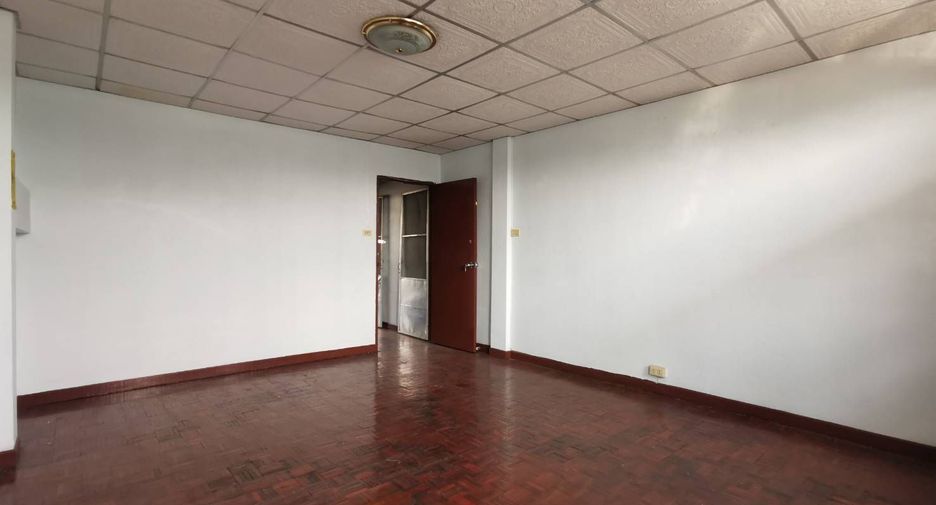 Casa adosada en venta de 4 habitaciones en Phasi Charoen, Bangkok