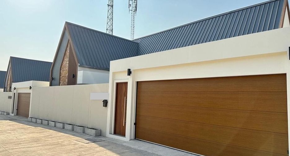 Продажа 3 спальни вилла в Саттахип, Чонбури