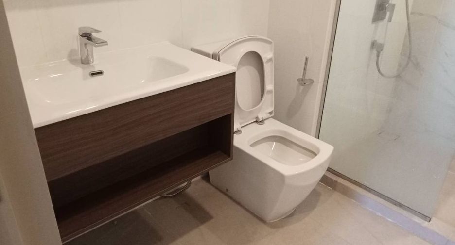 For sale 1 bed condo in Phra Khanong, Bangkok