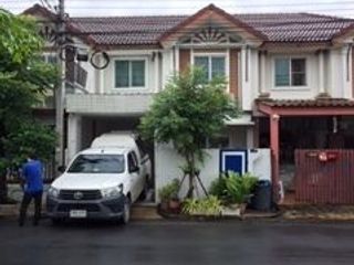 Продажа 3 спальни таунхаус в Кхлонг Сам Ща, Бангкок