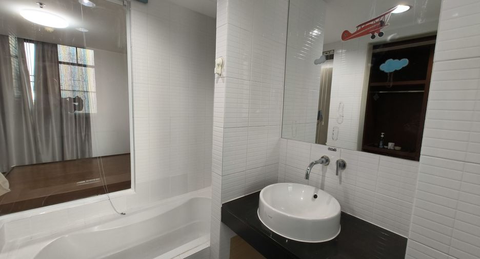 For sale 2 bedrooms condo in Chatuchak, Bangkok