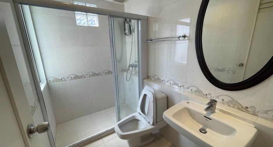 Wohnung zur Miete mit 2 Zimmer in Sathon, Bangkok