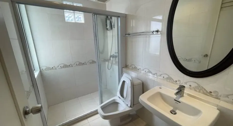 For rent 2 bedrooms condo in Sathon, Bangkok