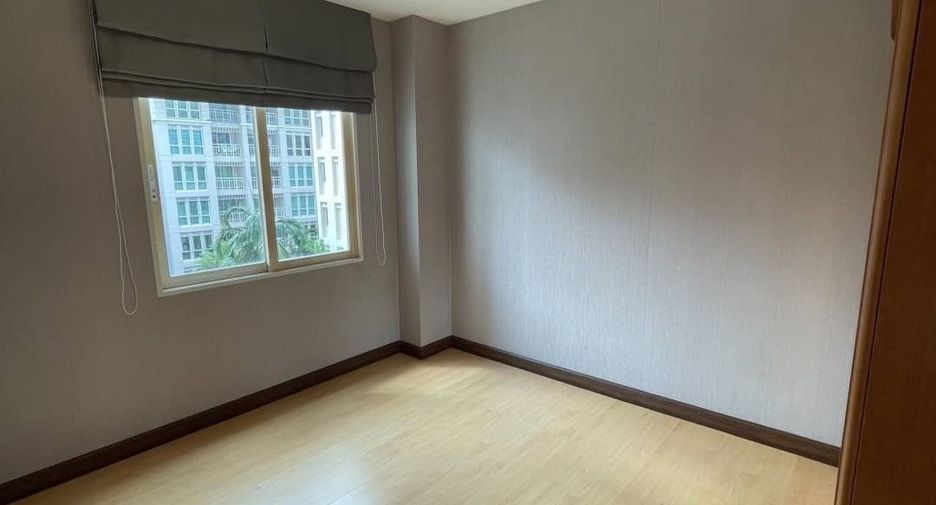 For rent 2 bedrooms condo in Sathon, Bangkok
