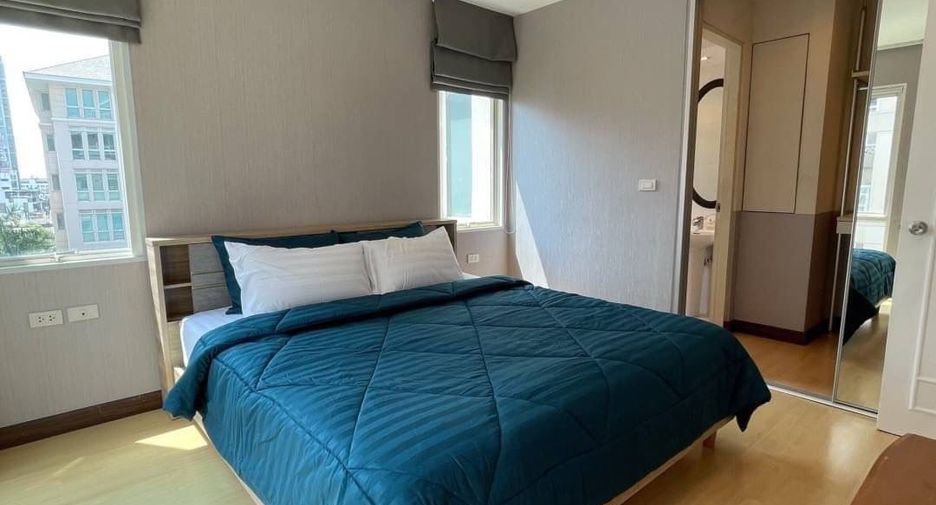 For rent 2 bedrooms condo in Sathon, Bangkok