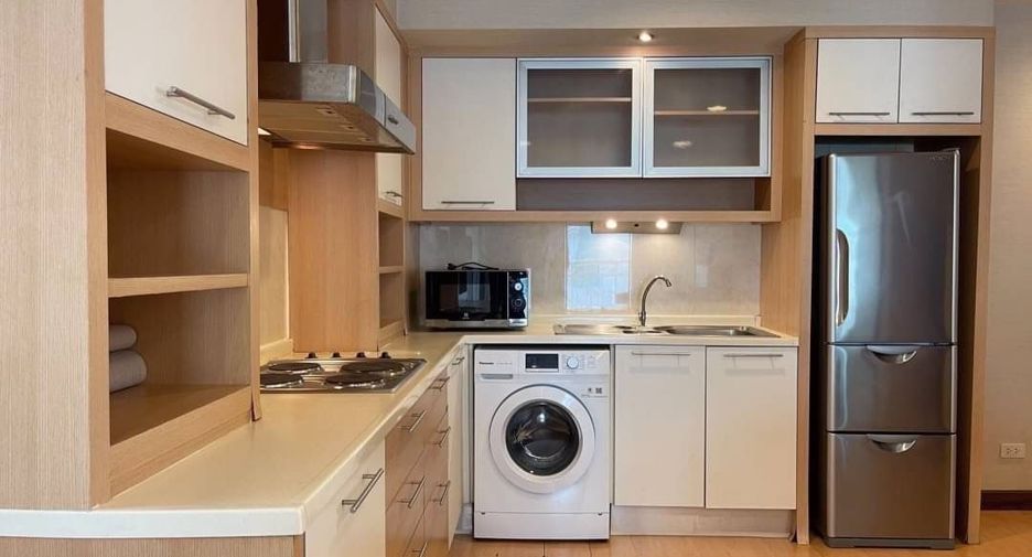 For rent 2 bedrooms condo in Sathon, Bangkok