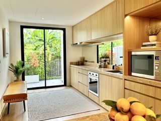 Casa adosada en venta y en alquiler de 4 habitaciones en Watthana, Bangkok