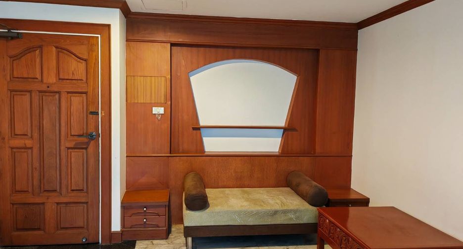 For sale 2 bedrooms condo in Phaya Thai, Bangkok