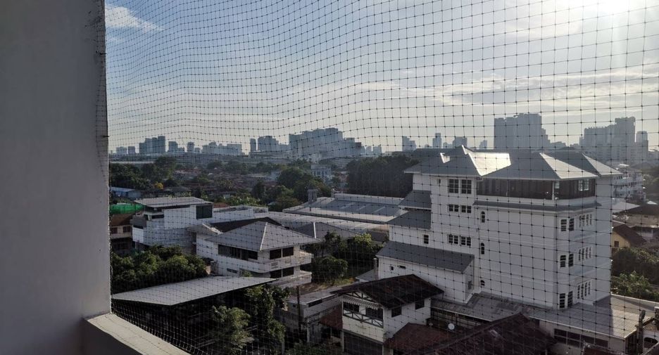 For sale 2 bedrooms condo in Phaya Thai, Bangkok