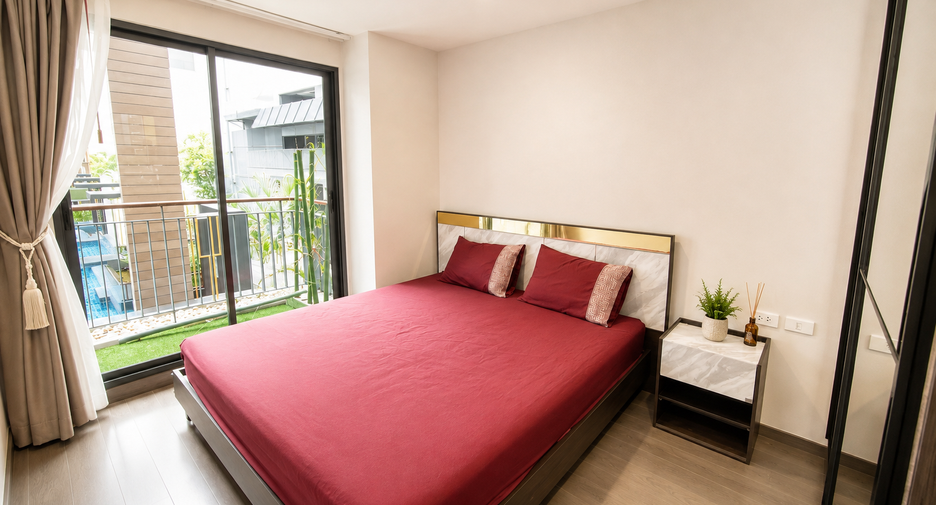For sale 2 bedrooms condo in Khlong Toei, Bangkok