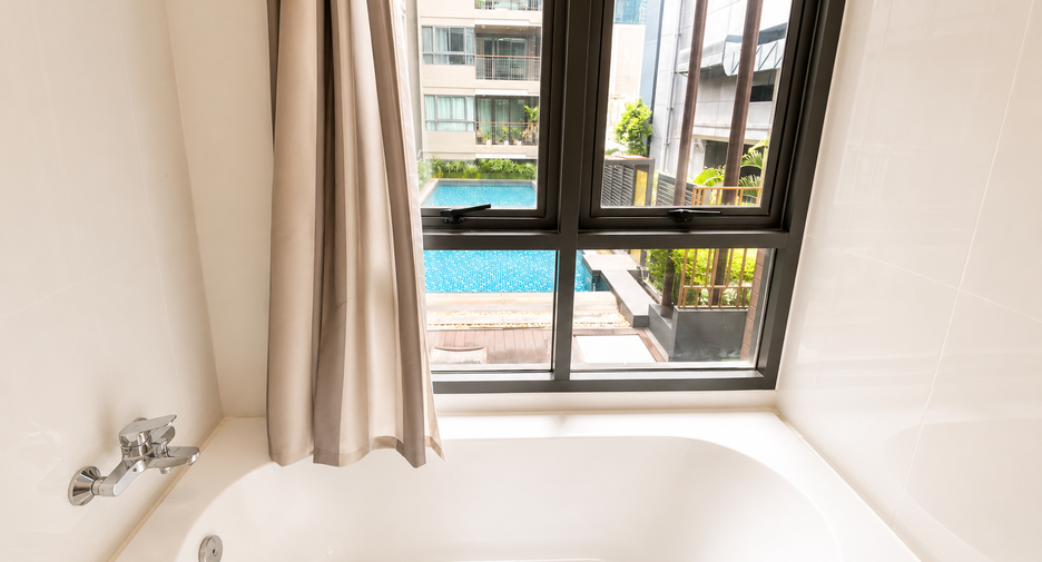 For sale 2 bedrooms condo in Khlong Toei, Bangkok