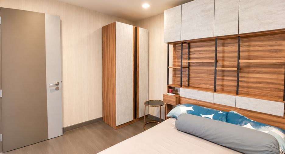 For sale 2 bedrooms condo in Khlong Toei, Bangkok