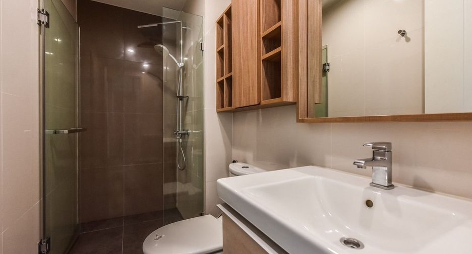 For sale and for rent 3 bedrooms condo in Watthana, Bangkok