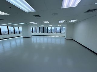 For sale そして for rent office in Watthana, Bangkok