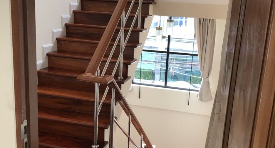 Casa en venta de 4 habitaciones en Bang Na, Bangkok