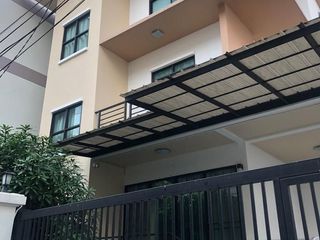 For sale 4 ベッドルーム house in Bang Na, Bangkok