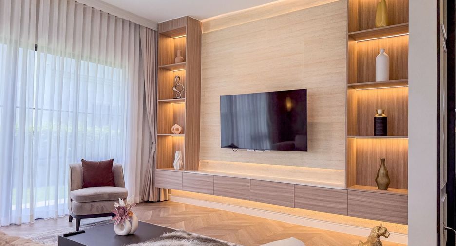 For sale and for rent 4 bedrooms house in Bang Kapi, Bangkok