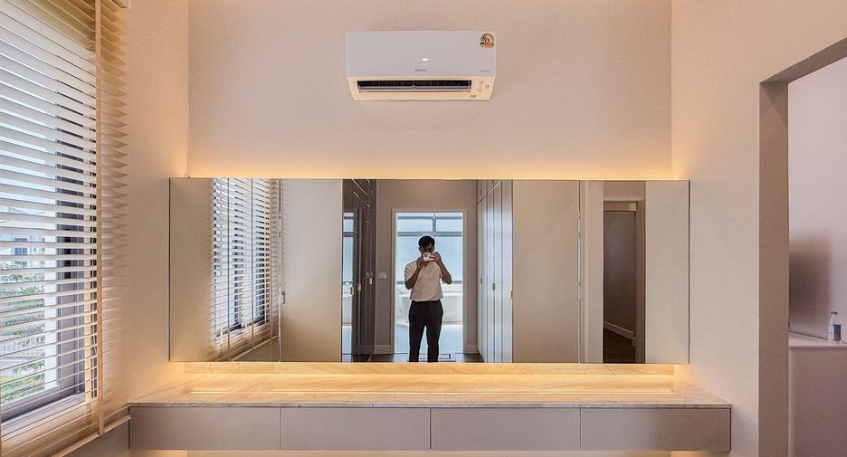 For sale and for rent 4 bedrooms house in Bang Kapi, Bangkok