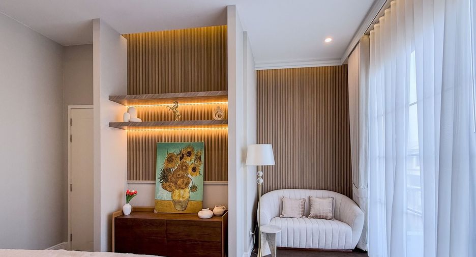 For sale and for rent 4 bedrooms house in Bang Kapi, Bangkok