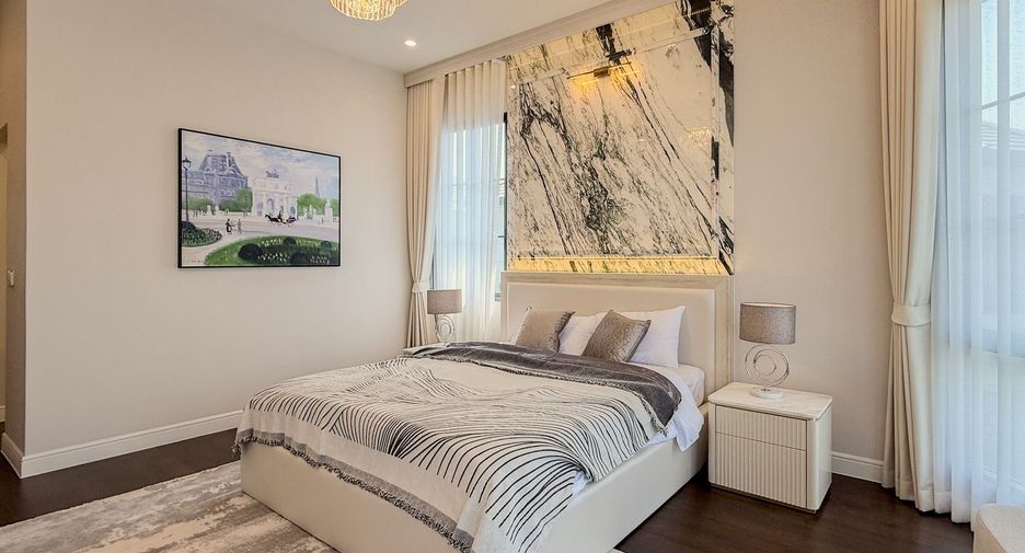 For sale and for rent 4 bedrooms house in Bang Kapi, Bangkok