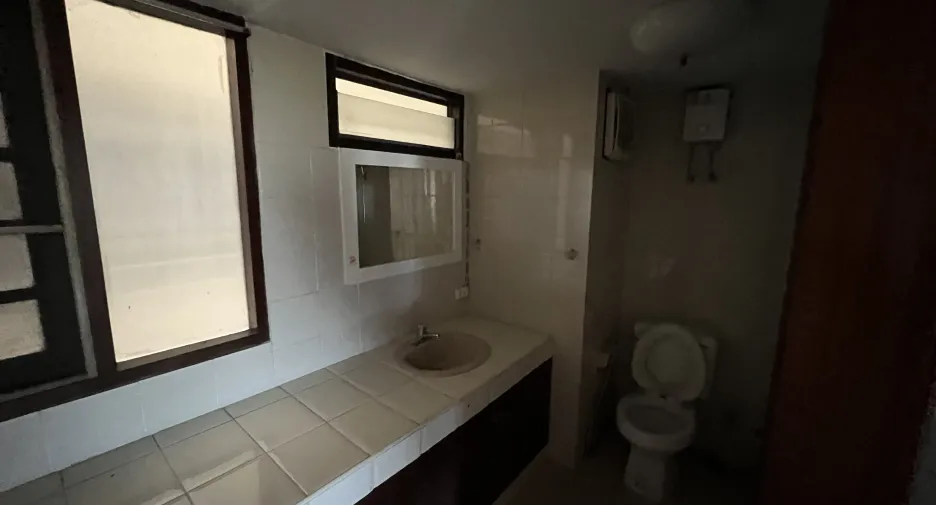 Condo en venta y en alquiler de 2 habitaciones en Watthana, Bangkok