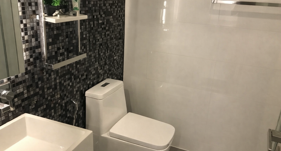 Condo en venta de 2 habitaciones en Khlong Toei, Bangkok