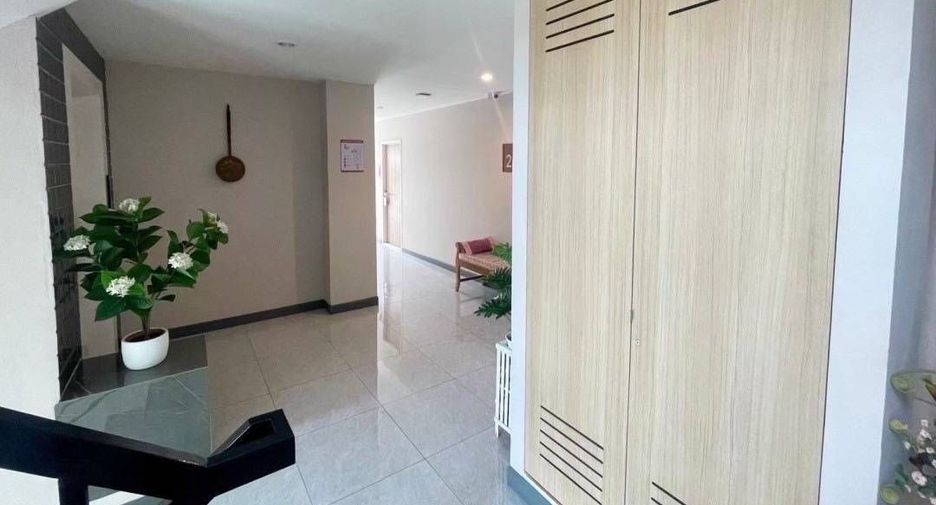À vendre et à louer 44 chambres hôtel à Phra Khanong, Bangkok