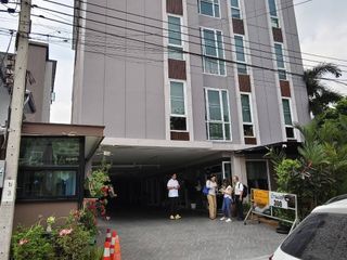 Продажа и аренда 44 спальни отель в Пхра Кханонг, Бангкок