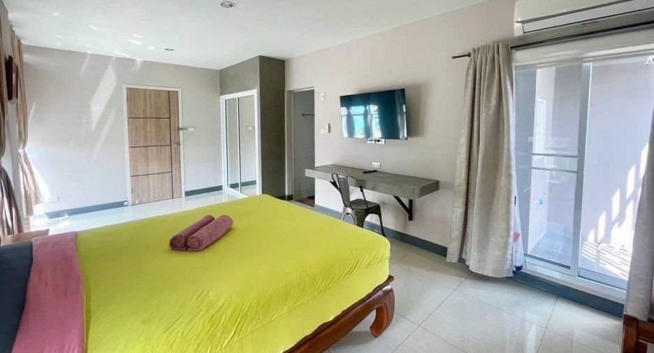 À vendre et à louer 44 chambres hôtel à Phra Khanong, Bangkok