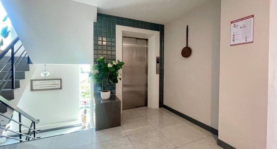 À vendre et à louer 44 chambres hôtel à Phra Khanong, Bangkok