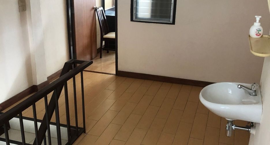 For sale and for rent 2 bedrooms townhouse in Watthana, Bangkok