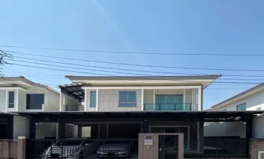 Casa en venta y en alquiler de 3 habitaciones en Suan Luang, Bangkok