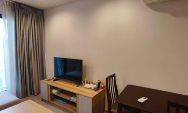 Condo en venta y en alquiler de 2 habitaciones en Huai Khwang, Bangkok