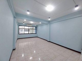For sale そして for rent 4 ベッドルーム townhouse in Khlong Toei, Bangkok
