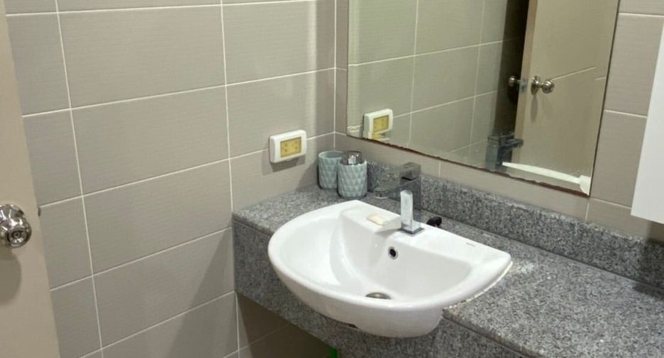 For rent 1 bed condo in Phaya Thai, Bangkok