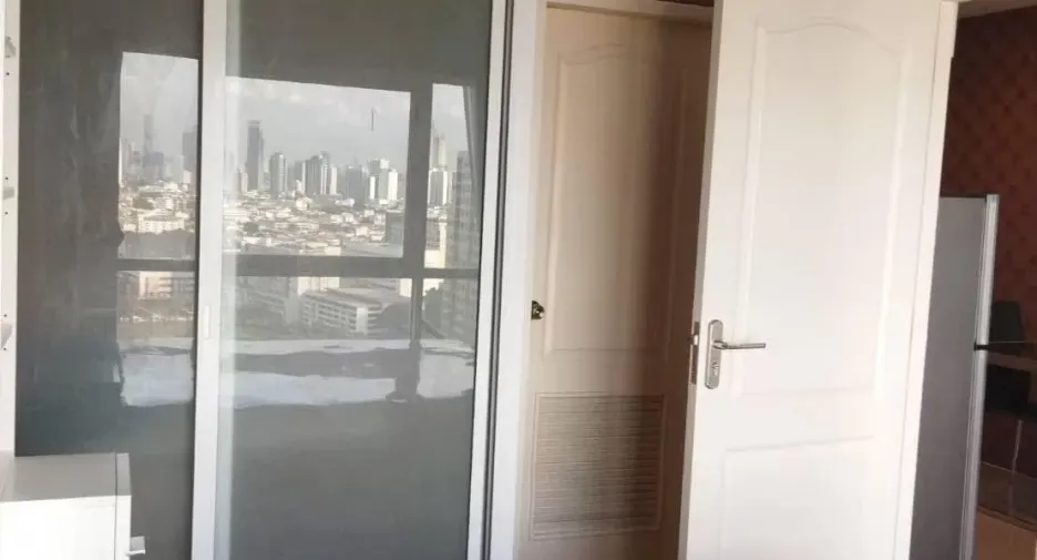 For rent 1 bed condo in Thon Buri, Bangkok