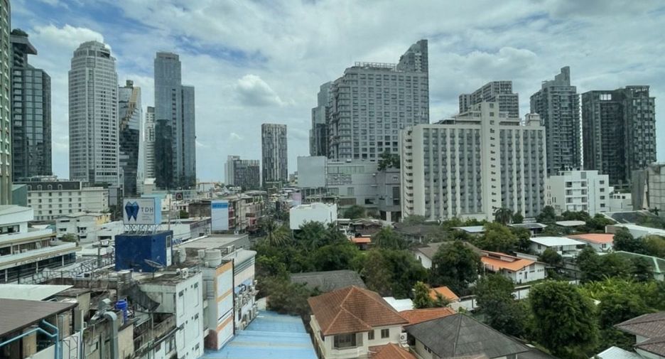 For rent 1 bed condo in Watthana, Bangkok