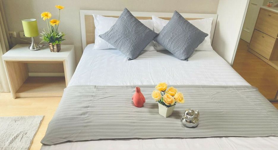 For rent studio condo in Phra Khanong, Bangkok